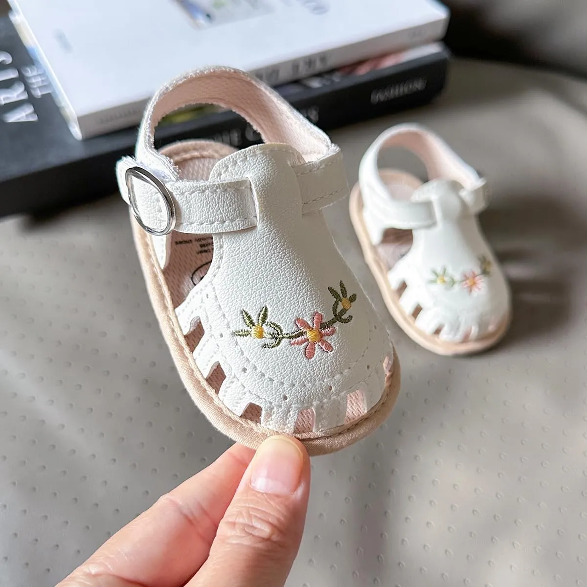 Infant Baby Boys Girls Sandals Summer Baby Wedding Dress Flat Shoes Newborn Crib Shoes First Walkers Prewalkers Shoes